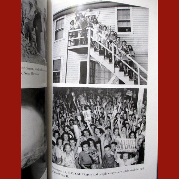 Book-The Girls of Atomic City: The Untold Story of the Women Who Helped Win WWII - Picture 7 of 16